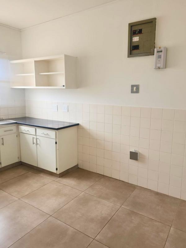 To Let 1 Bedroom Property for Rent in Wynberg Upper Western Cape